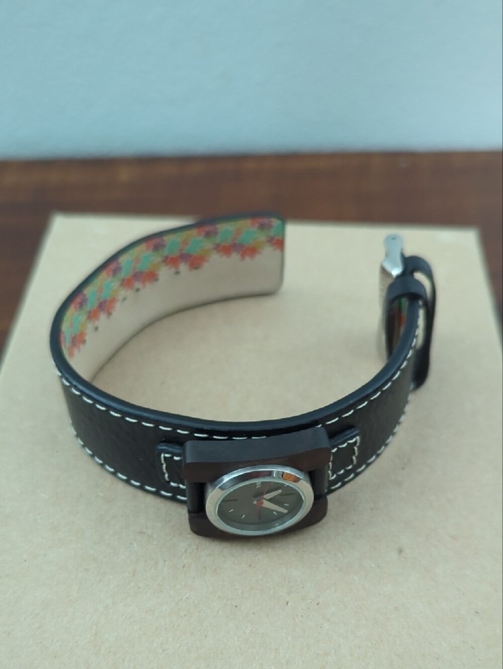 Fossil Women's Black Leather Strap Watch with Brown Wood Accents and Gray Dial - Picture 5 of 5